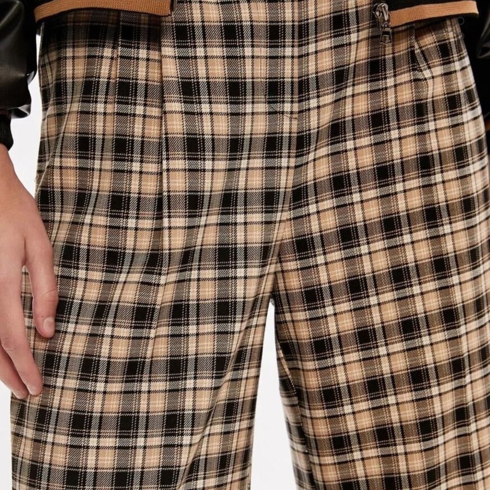 Pants - Picture 4 of 4